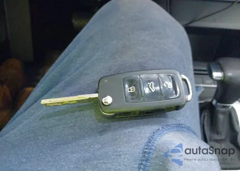 2010 Volkswagen Tiguan Wolfsburg Edition z USA, uszkodzony, nr VIN WVGAV7AX9AW528186